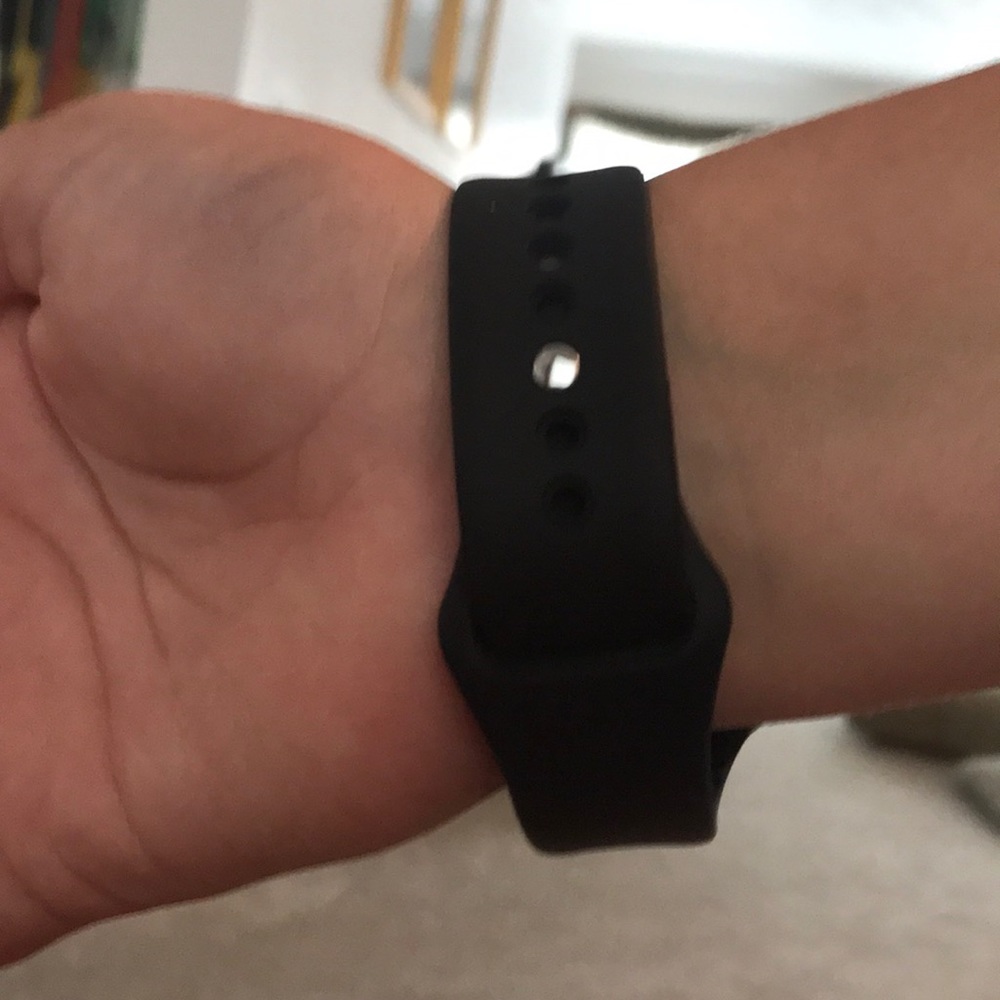 New  Smart watch - Picture 2 of 2